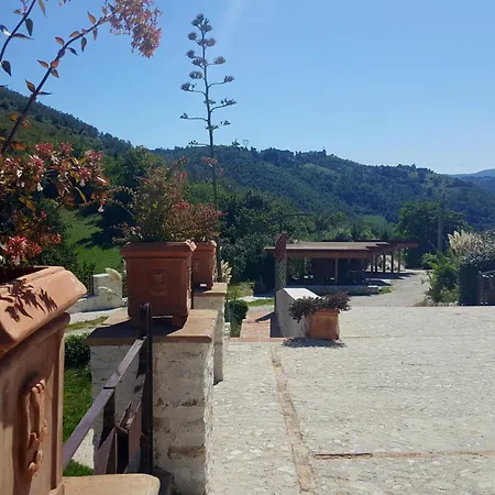 Castrum A Spoleto, Umbria Farm stay Strettura