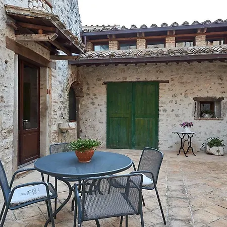 Castrum A Spoleto, Umbria Çiftlik konaklama *